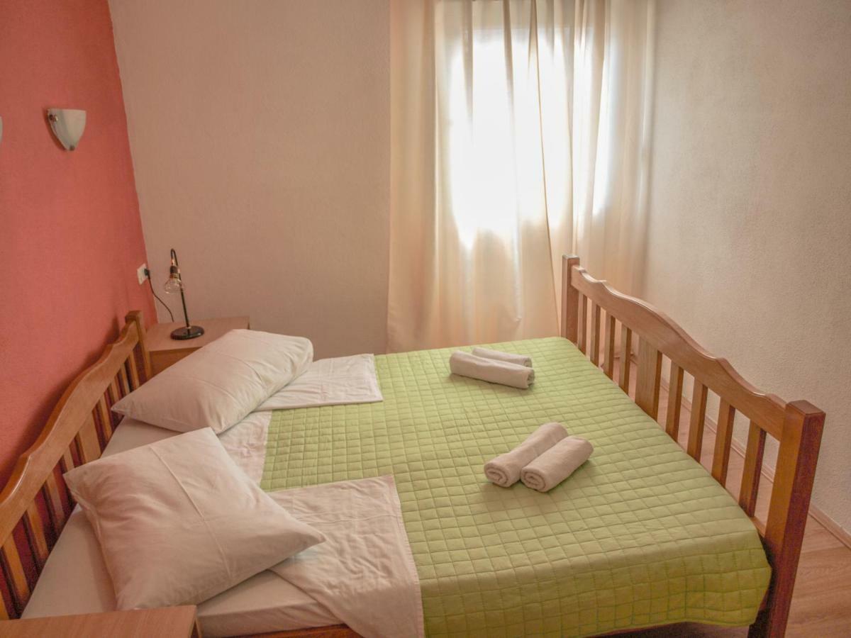 Apartment Pletikosic Kastela Exterior photo